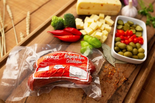 LINGUIÇA TIPO CALABRESA TORTA 
