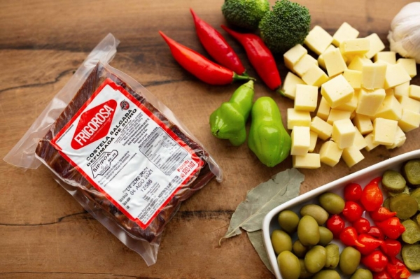 COSTELA SUÍNA SALGADA DEFUMADA EMBALADA